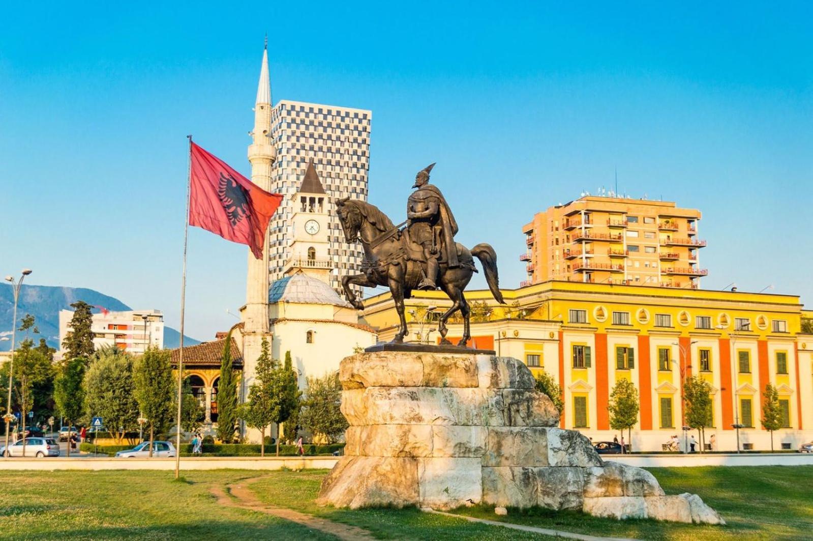 Grace Apartment City Center Tirana Exteriör bild